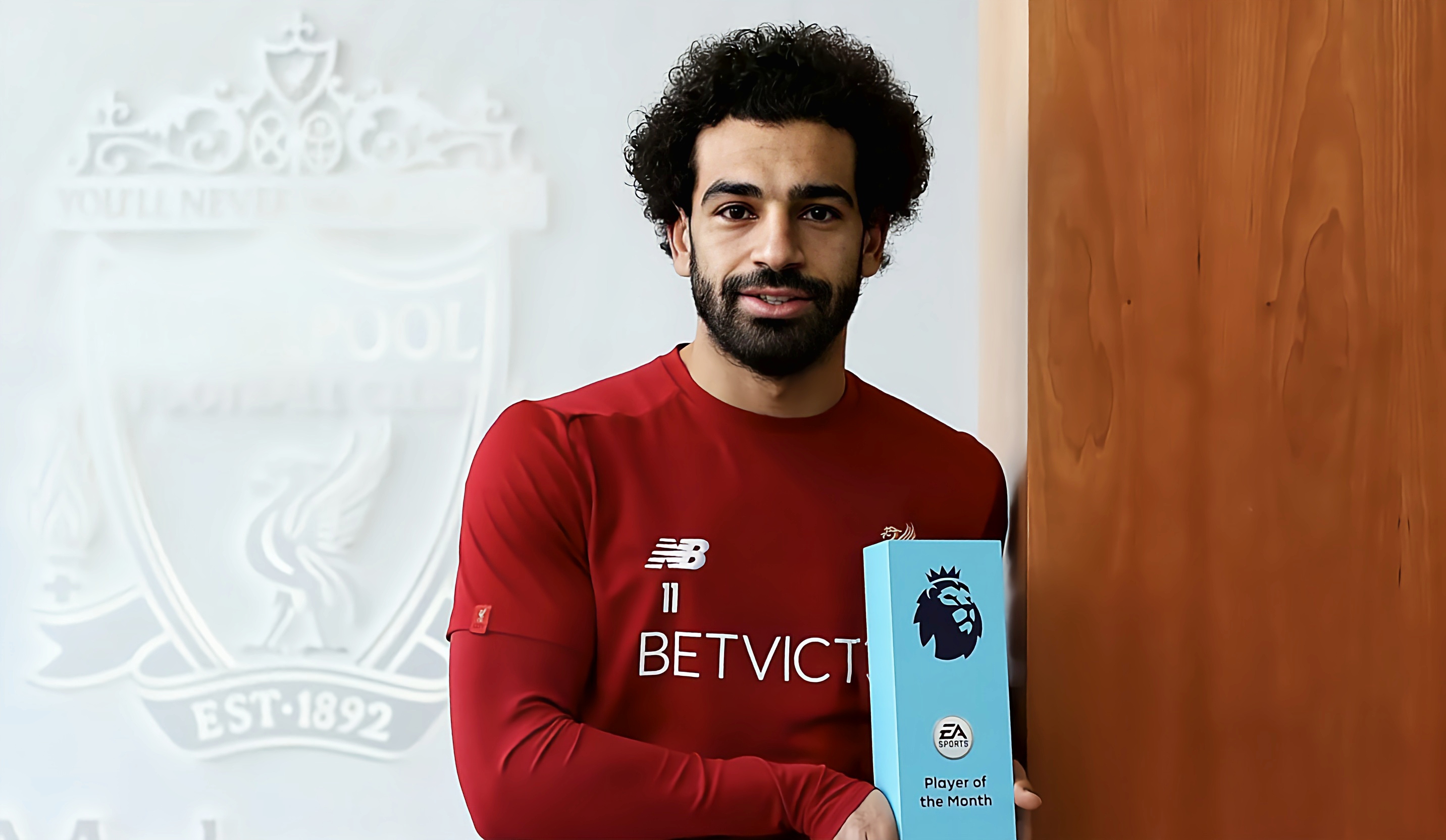 星空体育中国萨拉赫迎来十二赛季高光表现，利物浦球迷沸腾！的简单介绍